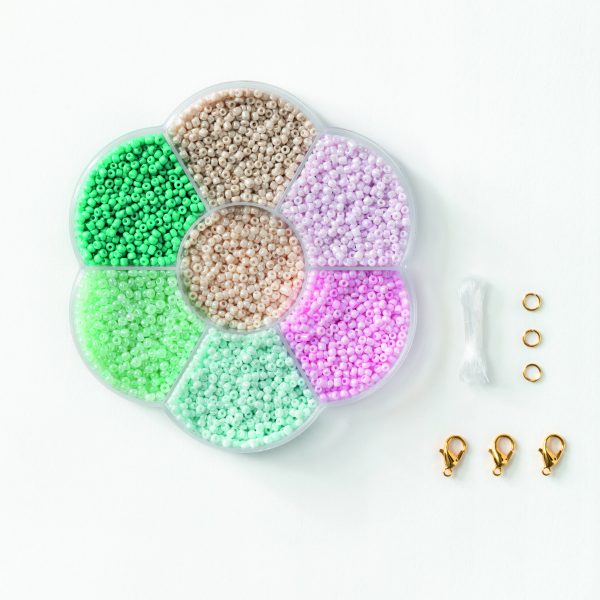PACK DE 90 grs DE PERLES ROCAILLES, PERLES PASTEL  + 3 FILS NYLON DE 1 m , 3 FERMOIRS